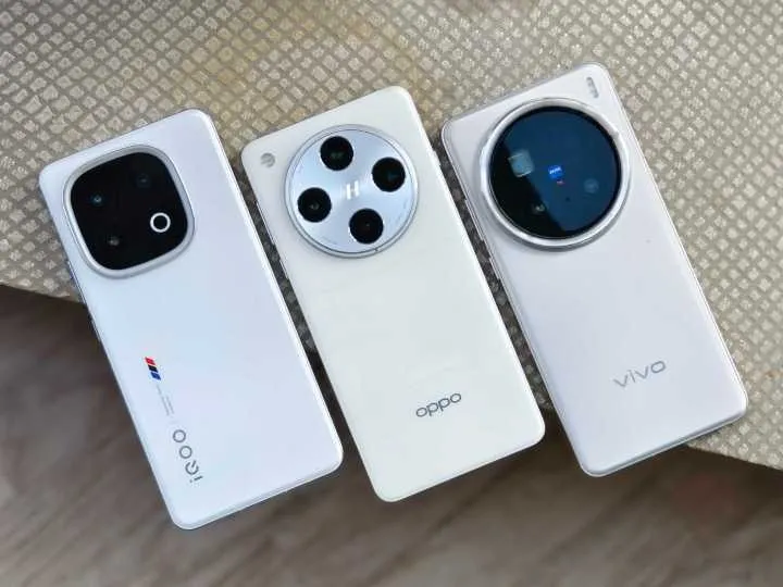 From left: The iQOO 13, Oppo Find X8 Pro, and Vivo X200 Pro, all of which are silicon carbon battery