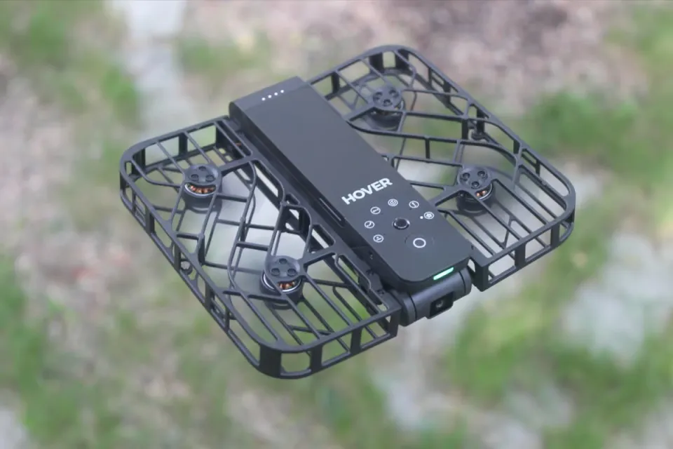 квадрокоптер HOVERAir X1