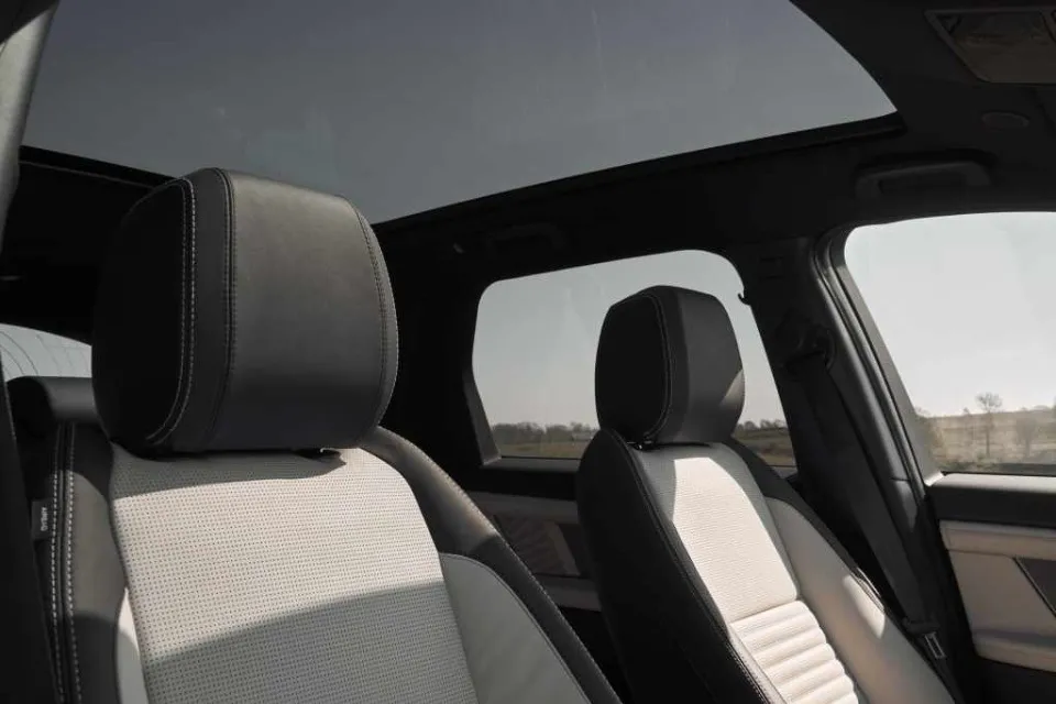 інтер'єр Land Rover Discovery Sport