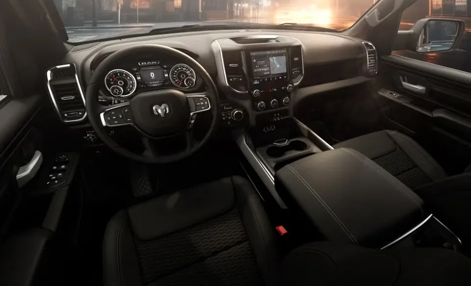 салон Ram 1500 Express