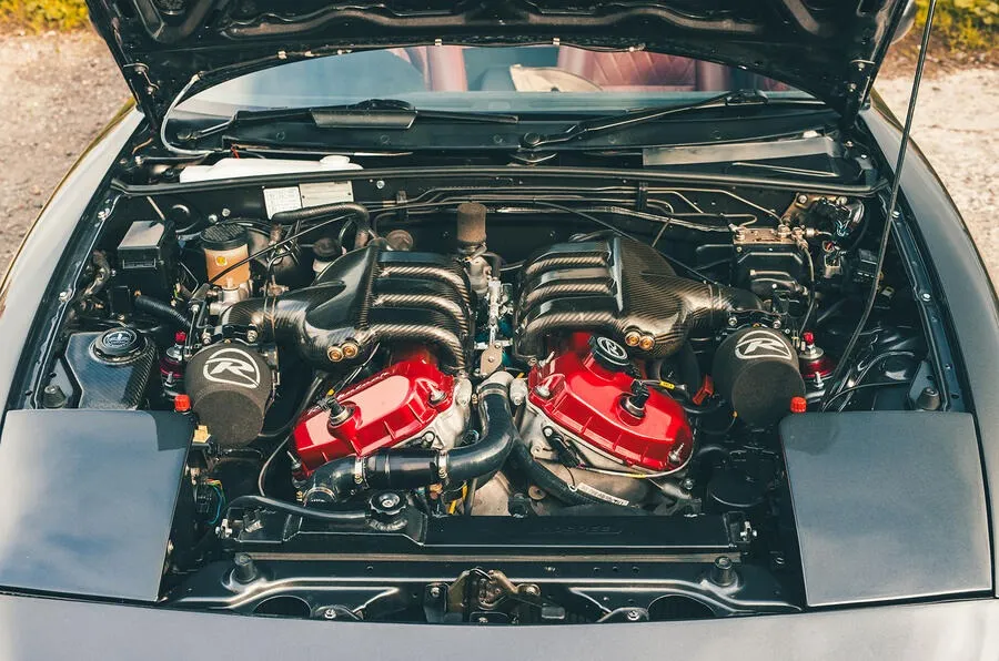 Frontline-mgb-vs-mazda-mx5-rocketeer